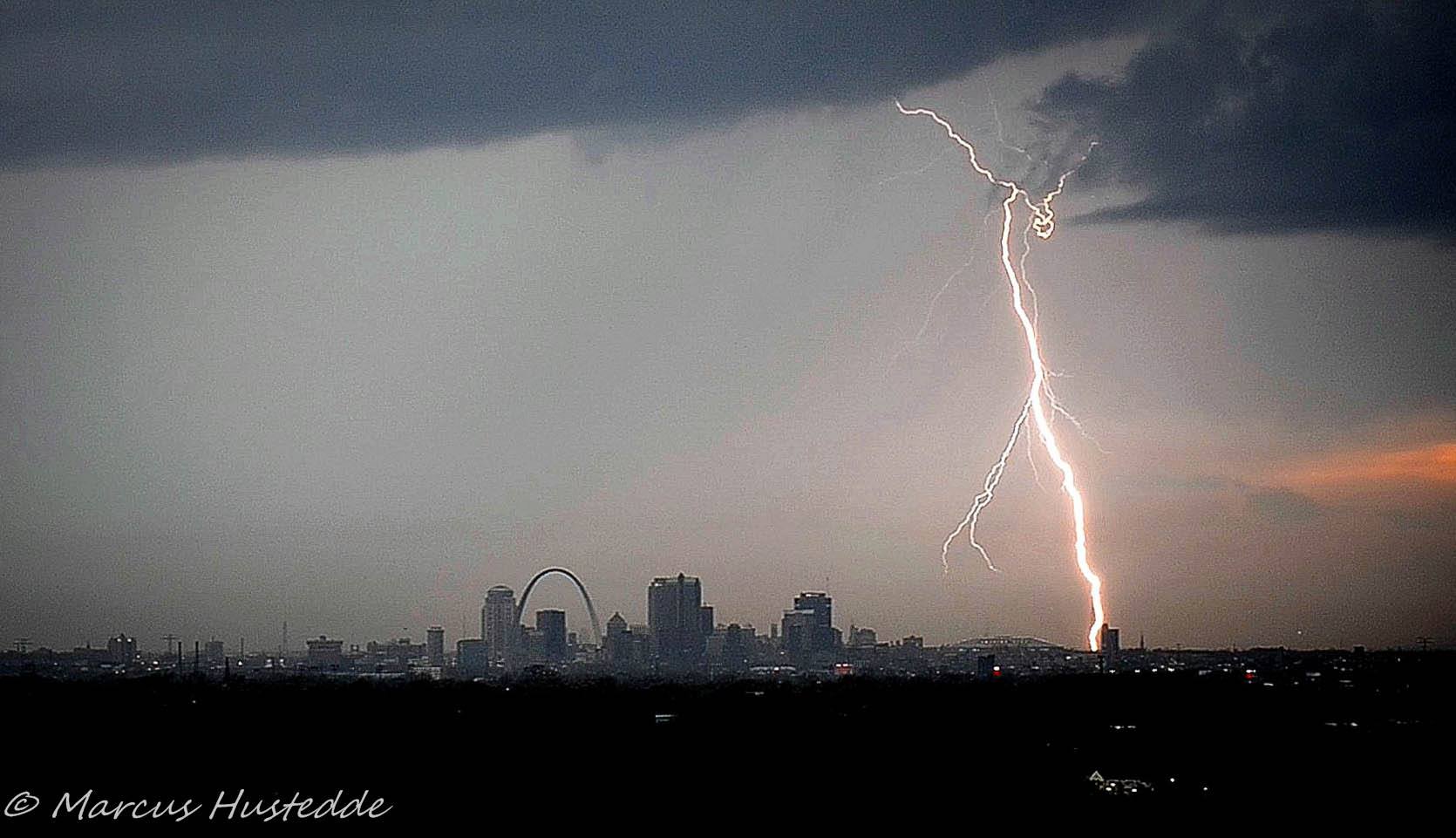 An oldie from me back when I had no idea what I was doing with a camera....hand held video grab from Spring 2011